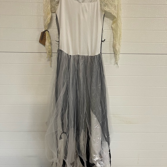 Dead Bride Costume - Picture 4 of 4